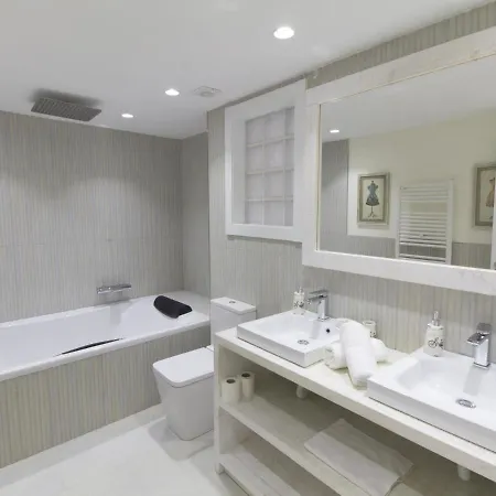 Apartman Sitges Spaces Mediterranean Apartments- 9 Bedrooms, 8 Bathrooms, 130 M2 Terrace, Centre Sitges- Sleeps 18 Sitges